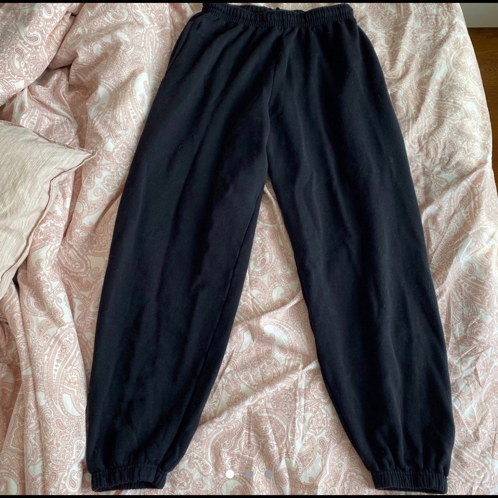 black sweatpants